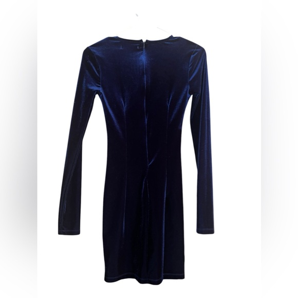 $35 Blue Velvet Long Sleeve Dress fitting for Holidays/Birthdays/Events Size XXS - Picture 2 of 3